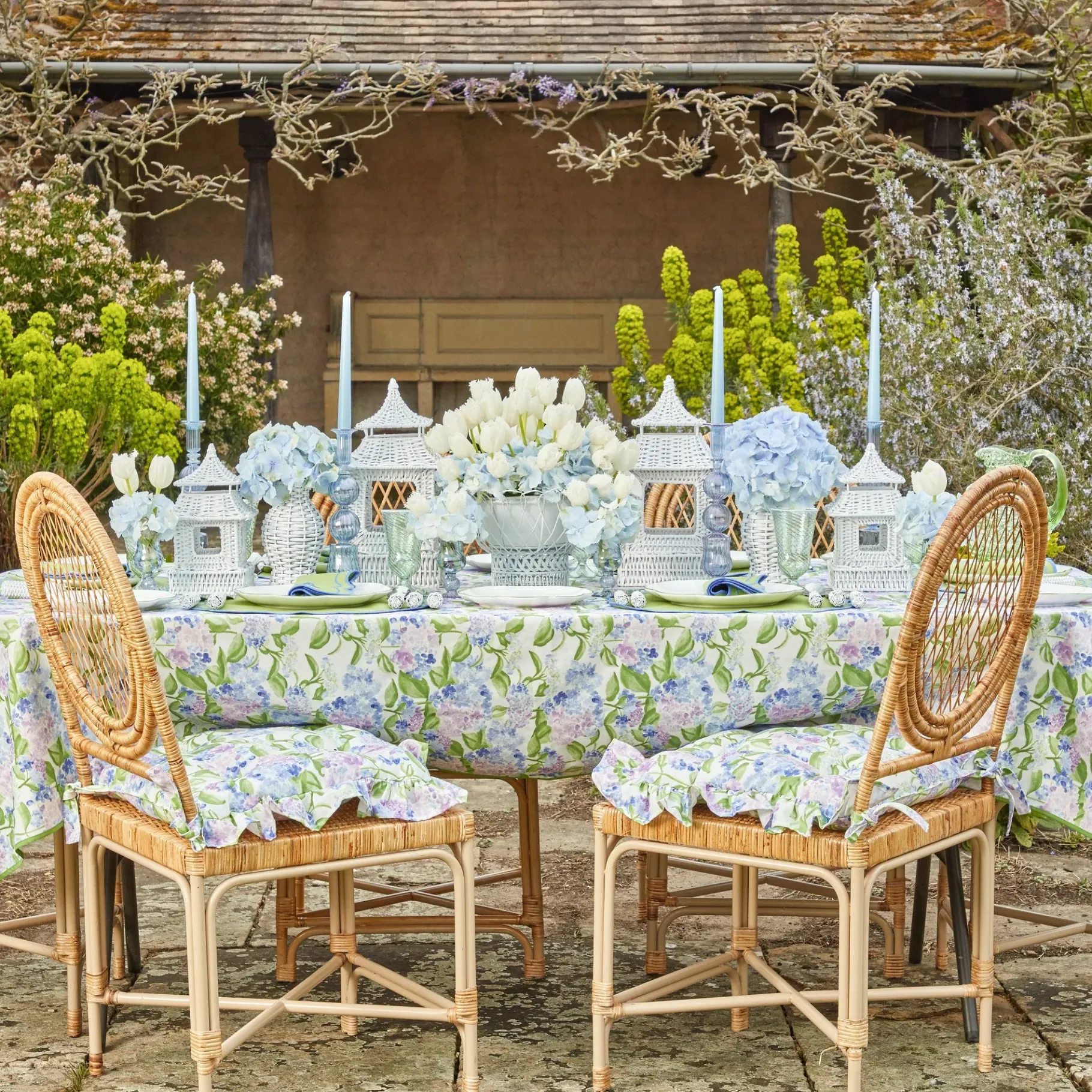 Mrs. Alice Crockery Sets|Blue Tulip Dinner Plates (Set Of 4)