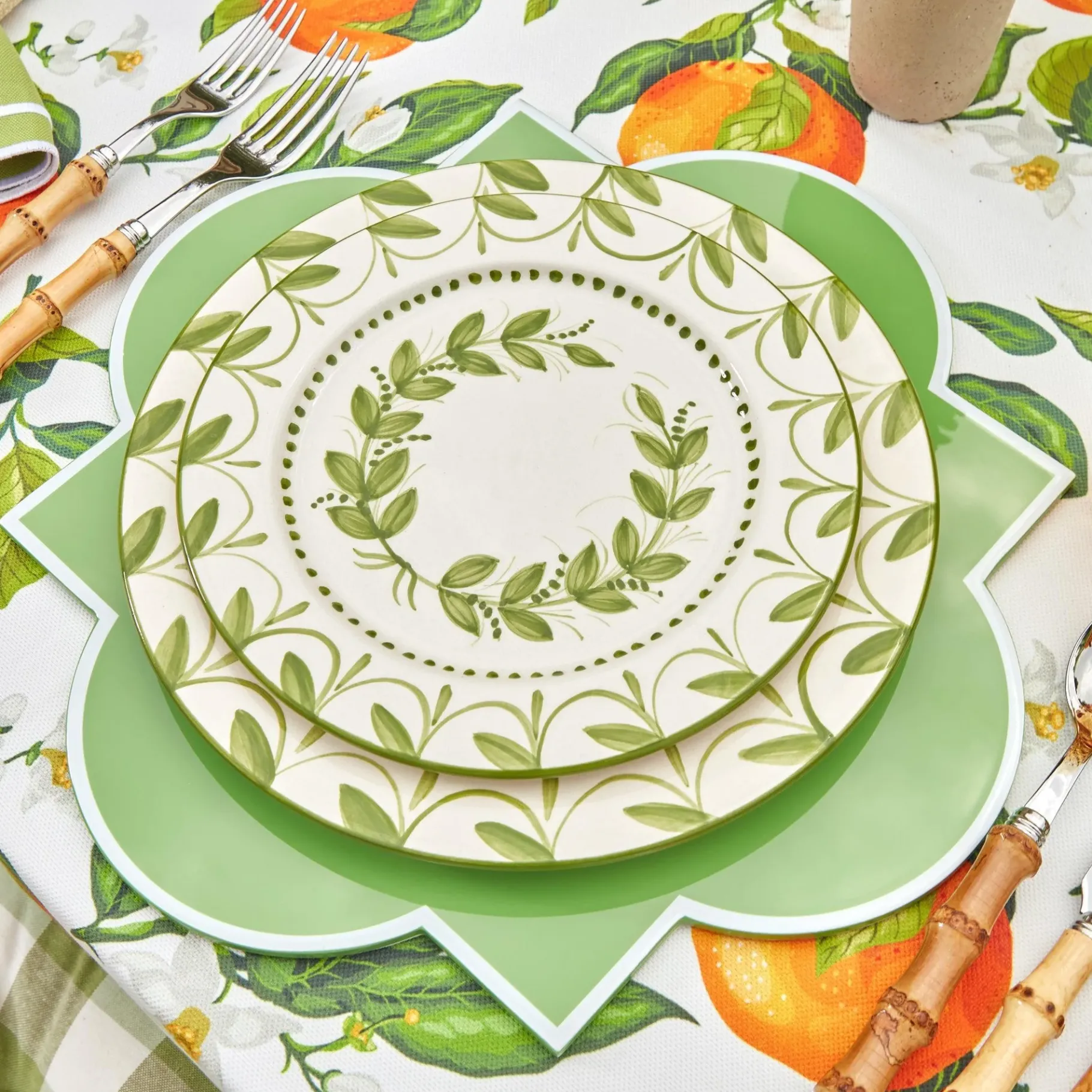 Mrs. Alice Dinner Plates|Green Garland Dinner Plates (Set Of 4)
