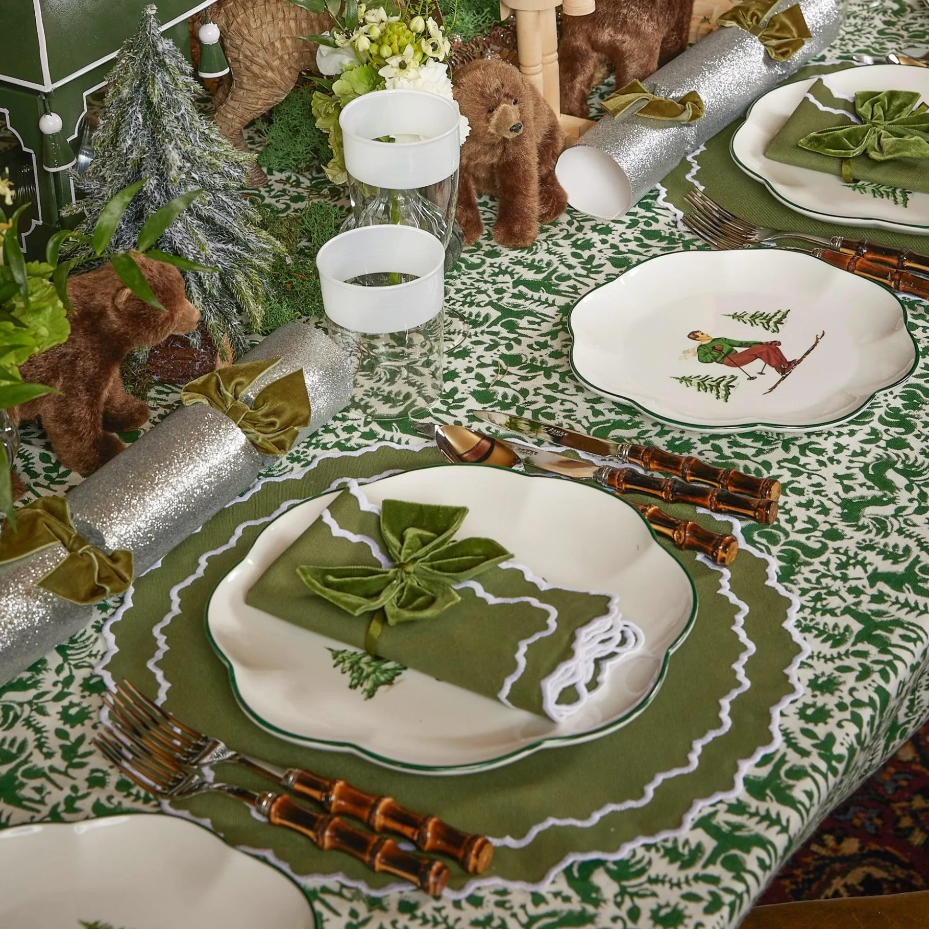 Mrs. Alice Dinner Plates|Heidi & Hans Skier Dinner Plate (Set Of 4)