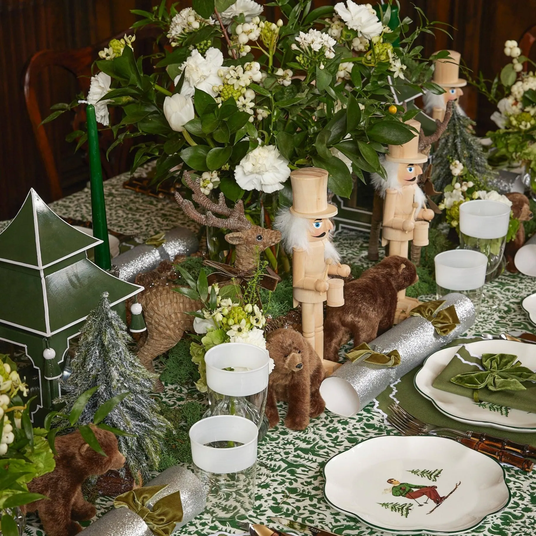 Mrs. Alice Crockery Sets|Heidi & Hans Skier Starter Plates (Set Of 4)