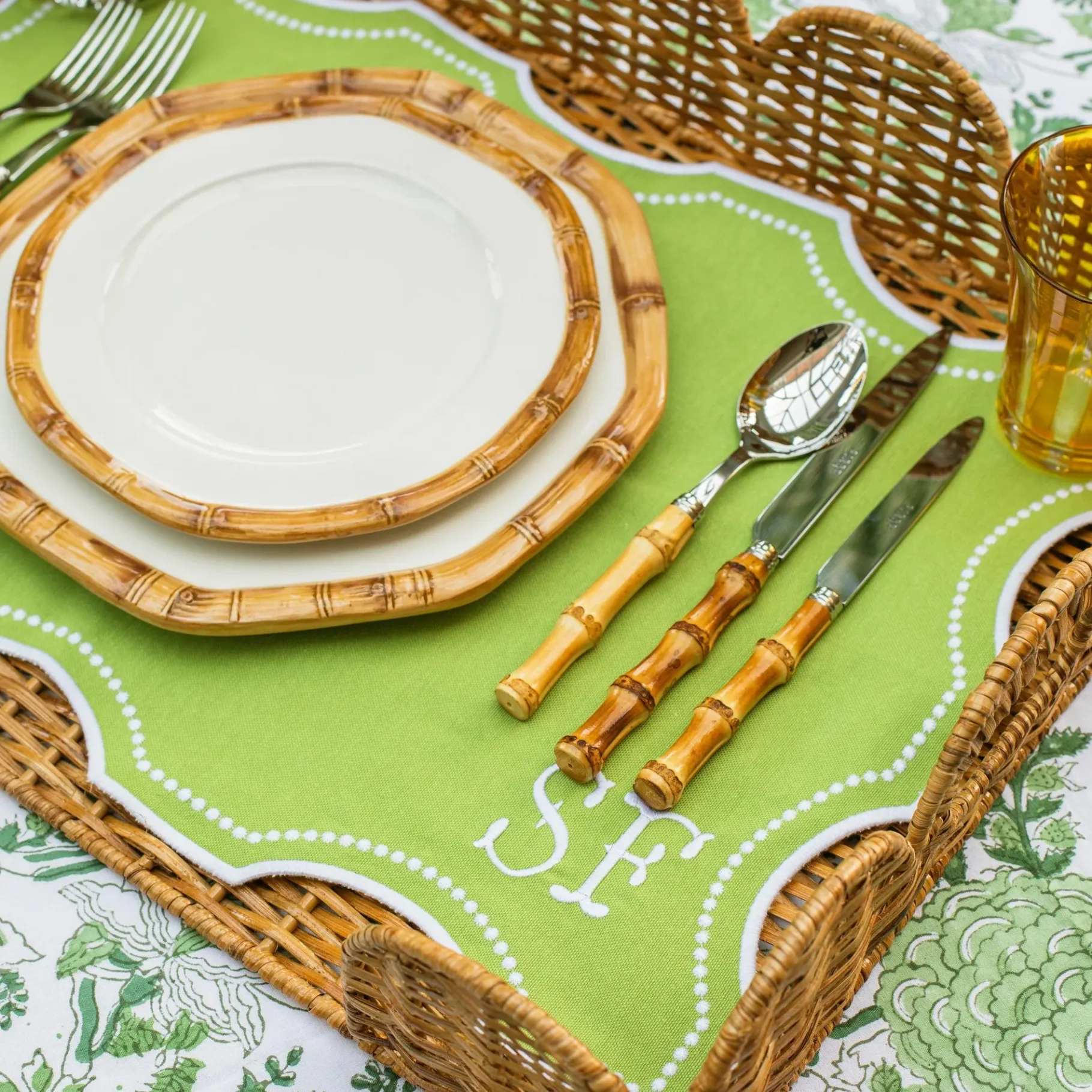 Mrs. Alice Placemats|Octavia Green Tray Liner
