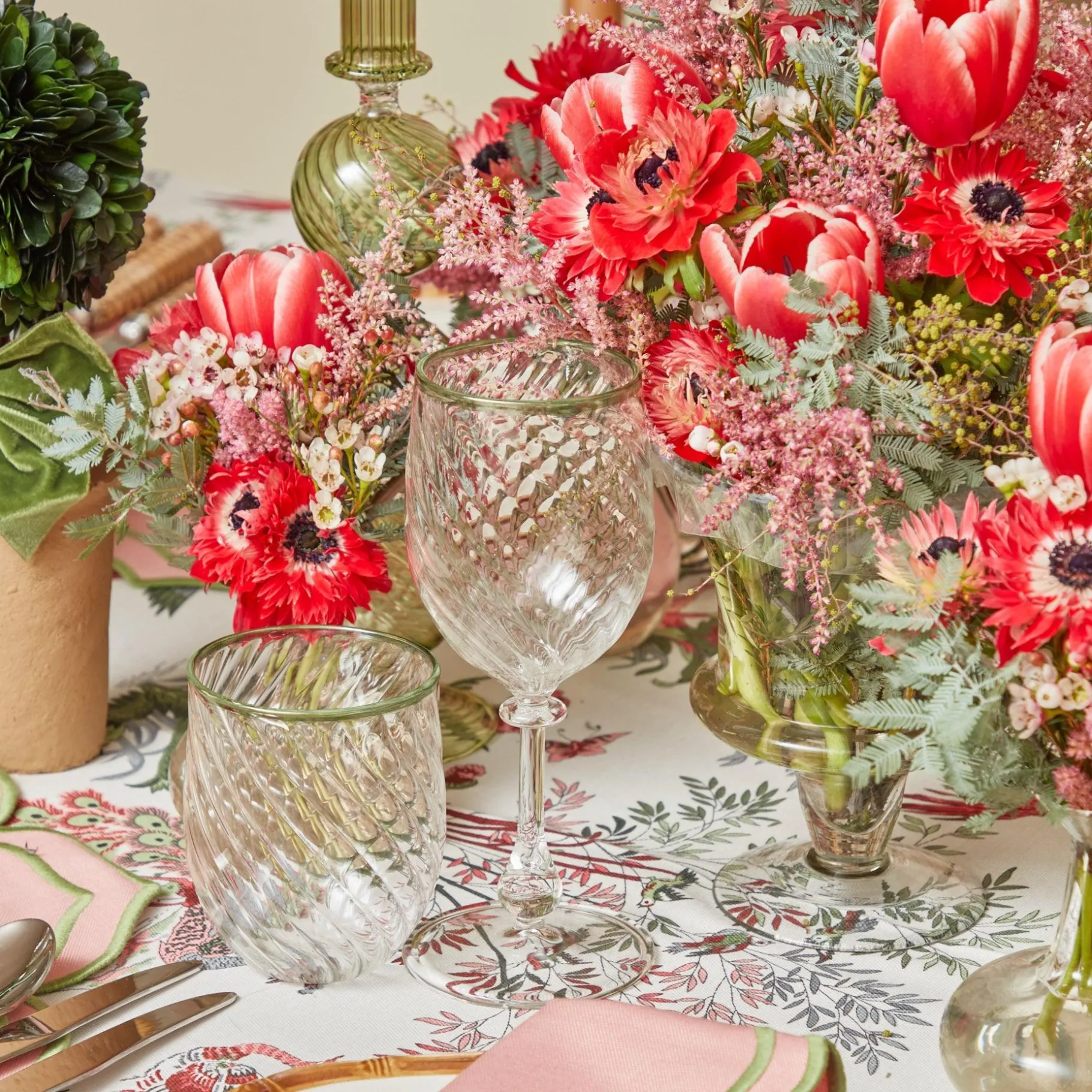 Mrs. Alice Glasses|Olive Rim Swirl Wine Glasses (Set Of 4)