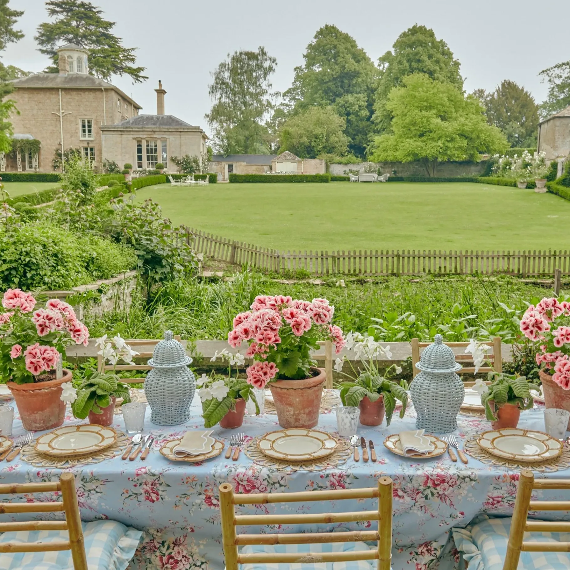 Mrs. Alice Starter Plates|Petal Bamboo Starter Plate (Set Of 4)