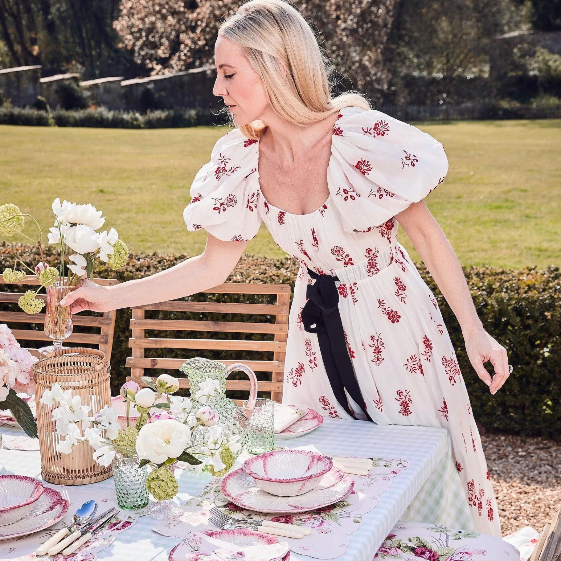 Mrs. Alice Lettuce Crockery|Pink Capri Lettuce Bowl