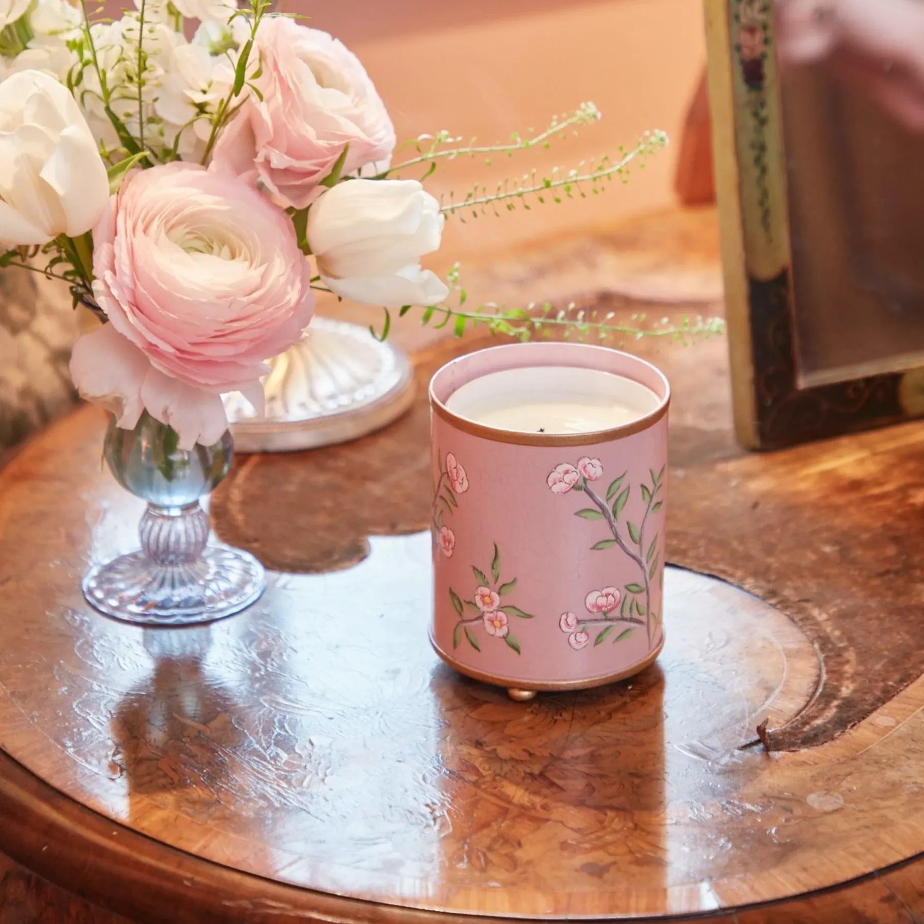 Mrs. Alice Candle Holders|Portrait Of A Garden Scented Candle & Pot Set