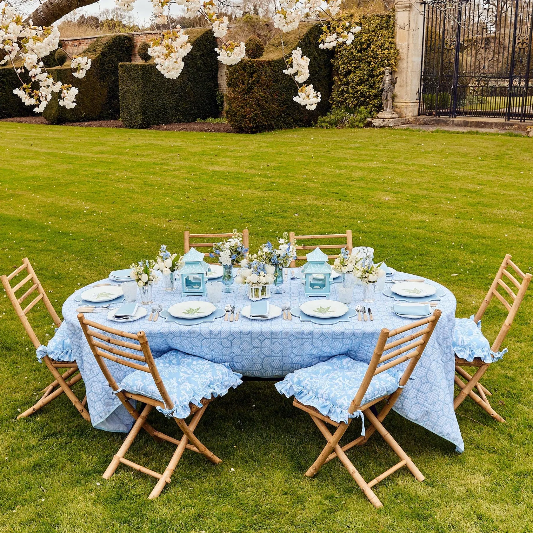 Mrs. Alice Starter Plates|Scalloped Lily Of The Valley Starter Plate (Set Of 4)