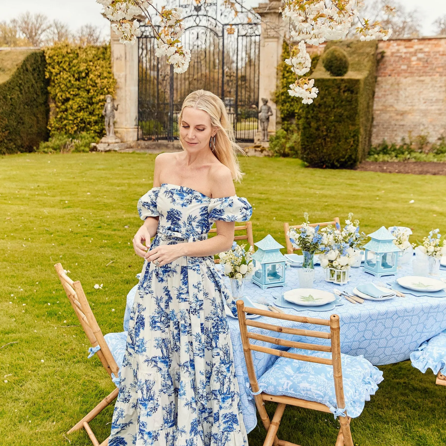 Mrs. Alice Dinner Plates|Scalloped Lily Of The Valley Dinner Plate (Set Of 4)