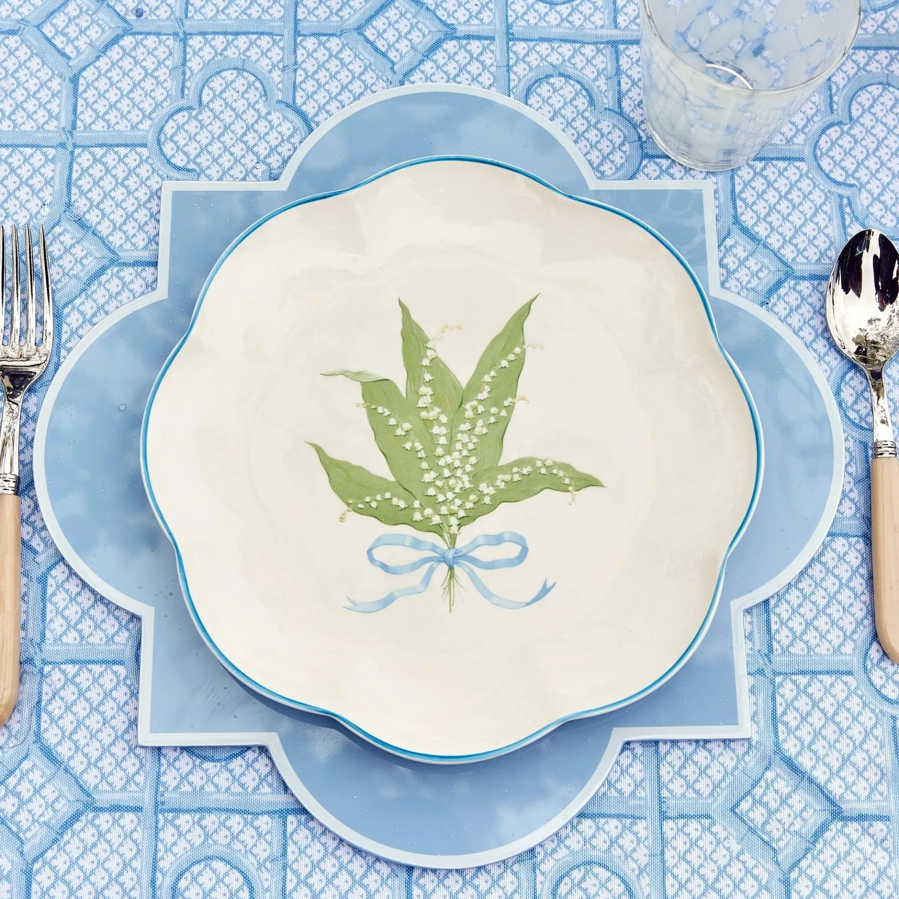 Mrs. Alice Dinner Plates|Scalloped Lily Of The Valley Dinner Plate (Set Of 4)