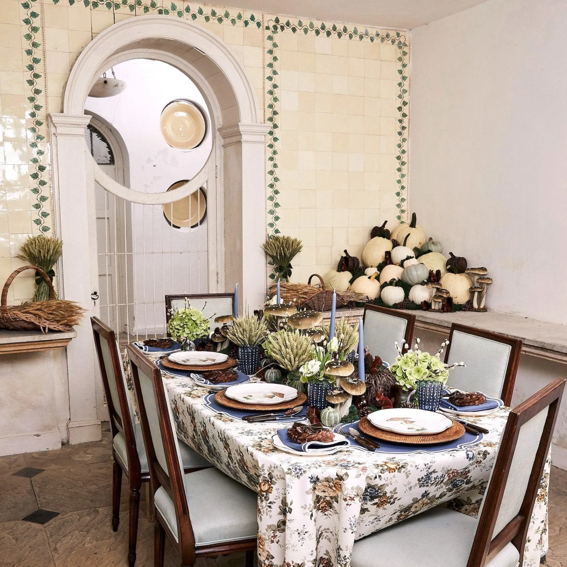 Mrs. Alice Crockery Sets|Scalloped Mushroom Starter Plates (Set Of 4)