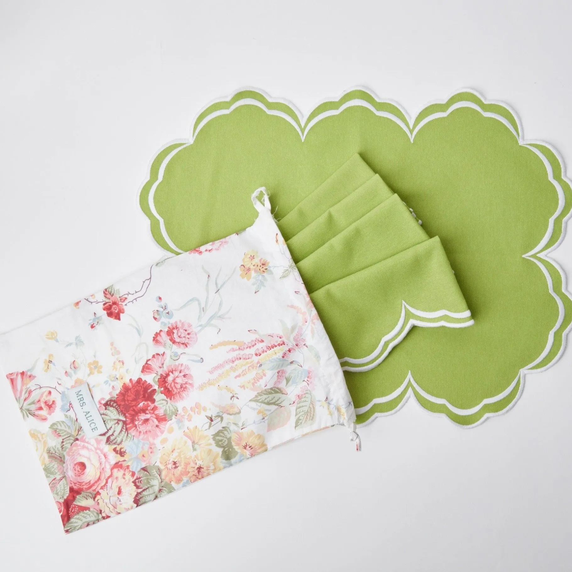 Mrs. Alice Placemats|Serena Apple Green Scalloped Placemats (Set Of 4)
