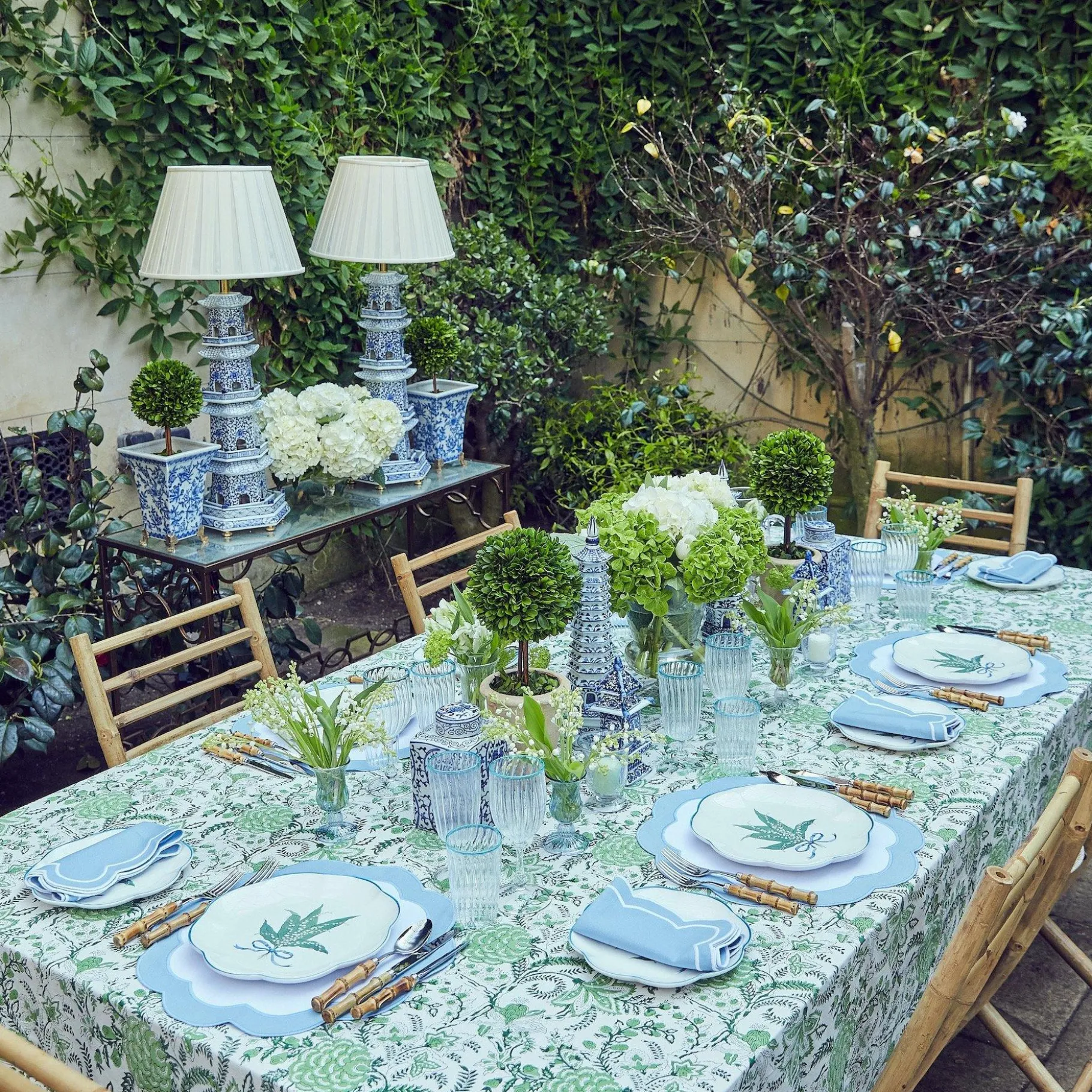 Mrs. Alice Placemats|Serena Applique Blue Placemats (Set Of 4)