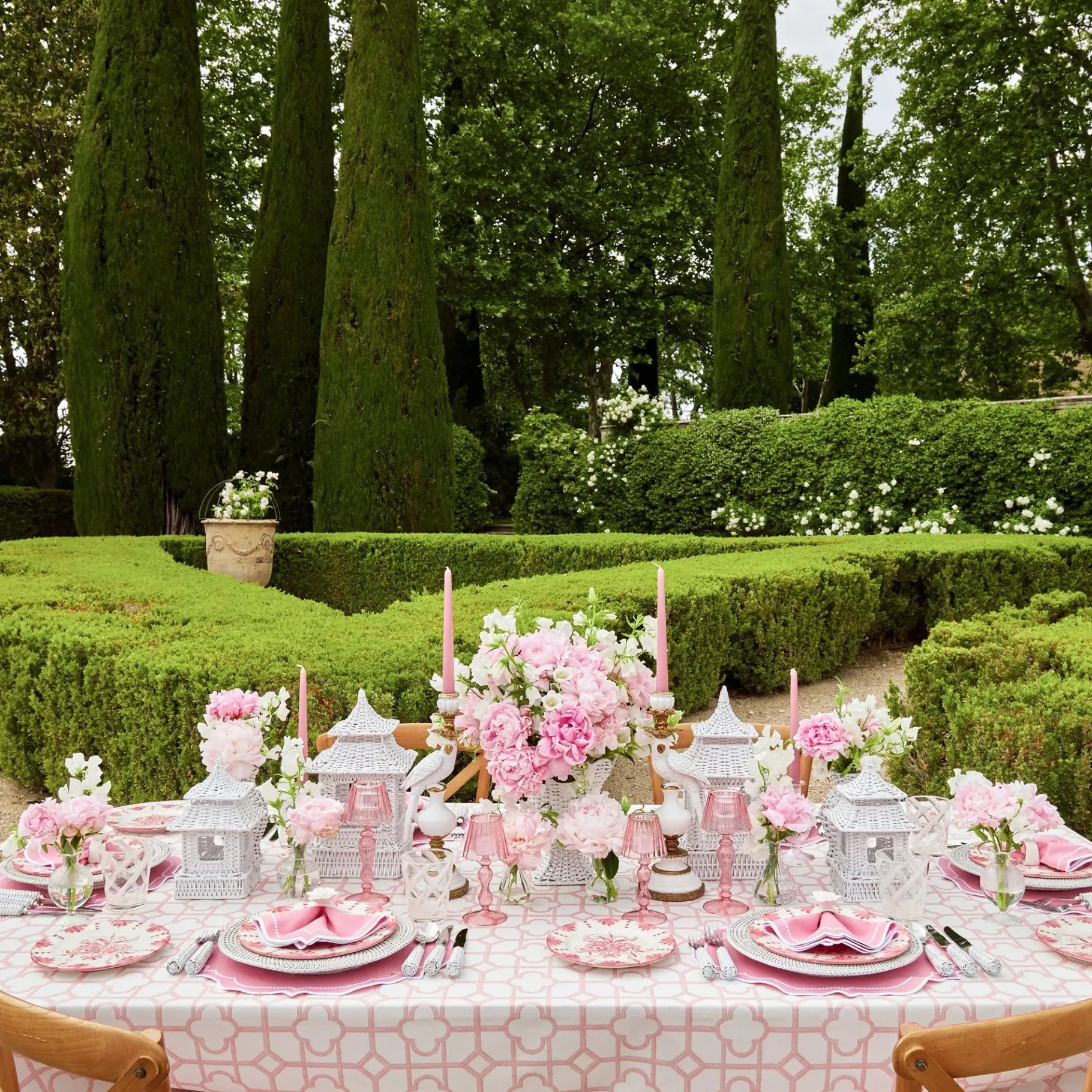 Mrs. Alice Dinner Plates|Seville Pink Gardenia Dinner & Starter Plates (Set Of 8)