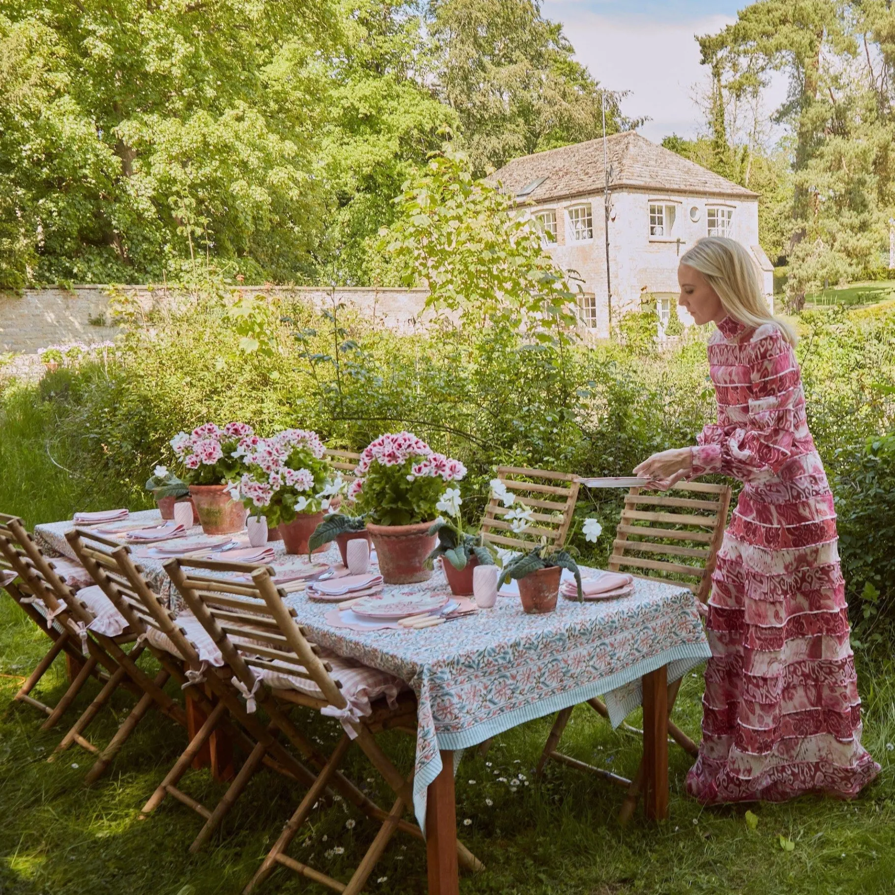 Mrs. Alice Starter Plates|Seville Pink Gardenia Starter Plate (Set Of 4)