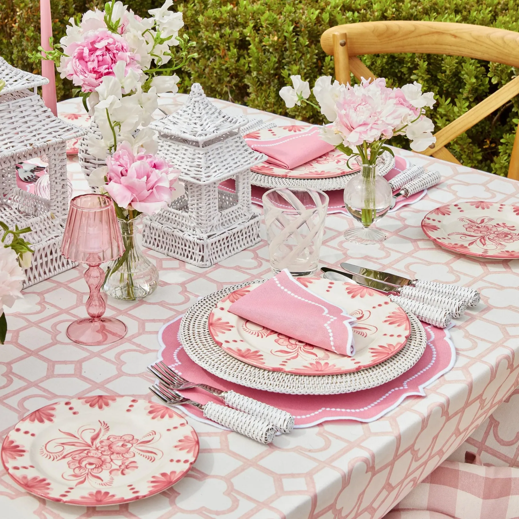 Mrs. Alice Starter Plates|Seville Pink Gardenia Starter Plate (Set Of 4)