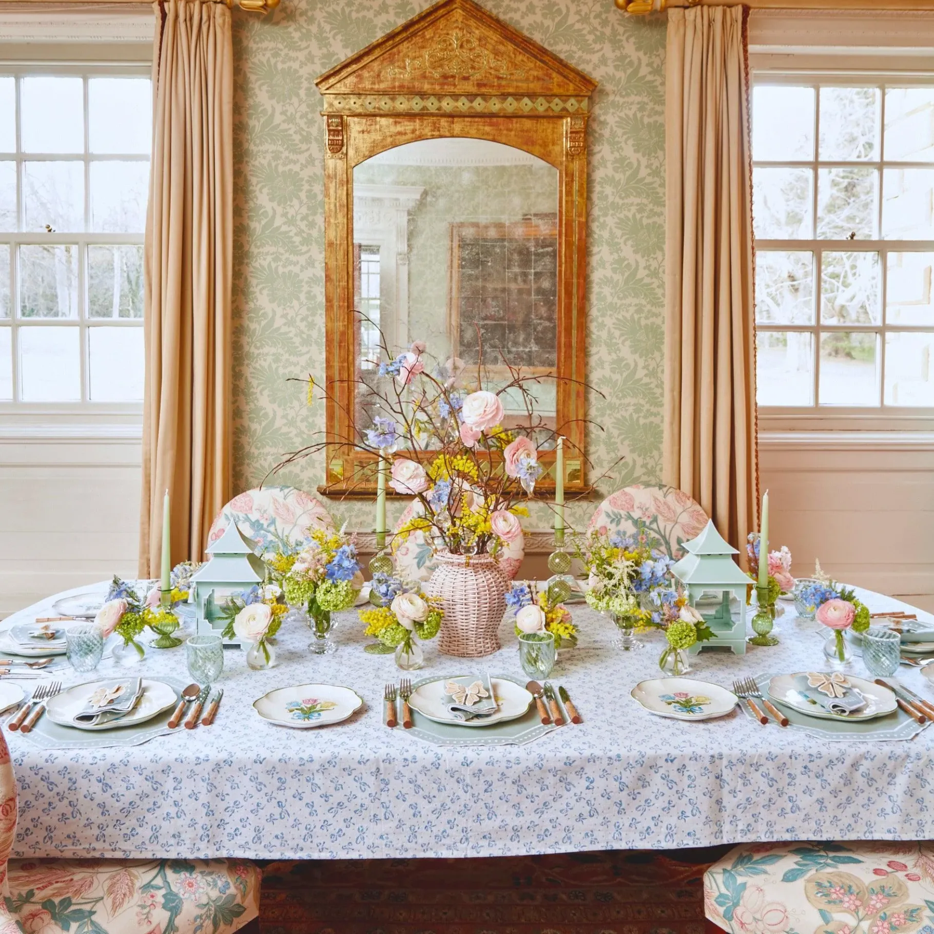 Mrs. Alice Dinner Plates|Tulip Dinner Plate