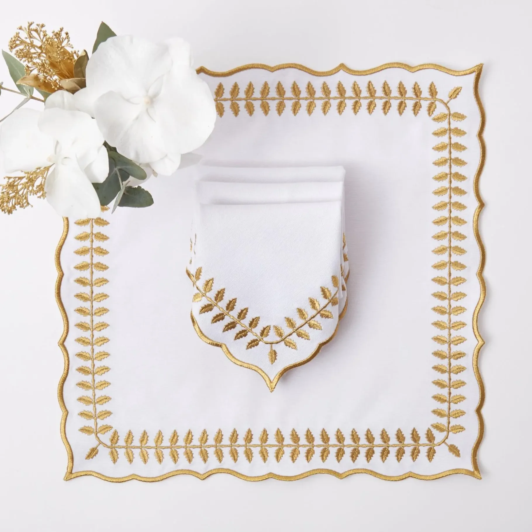 Mrs. Alice Napkins|White & Gold Laurel Napkins (Set Of 4)