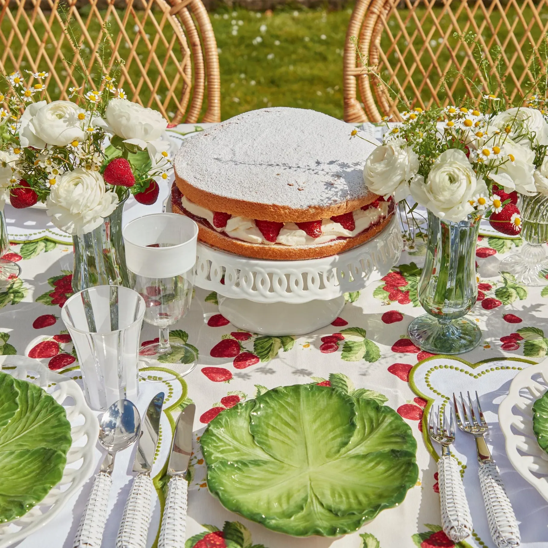 Mrs. Alice Teaware|White Lace Cake Stand