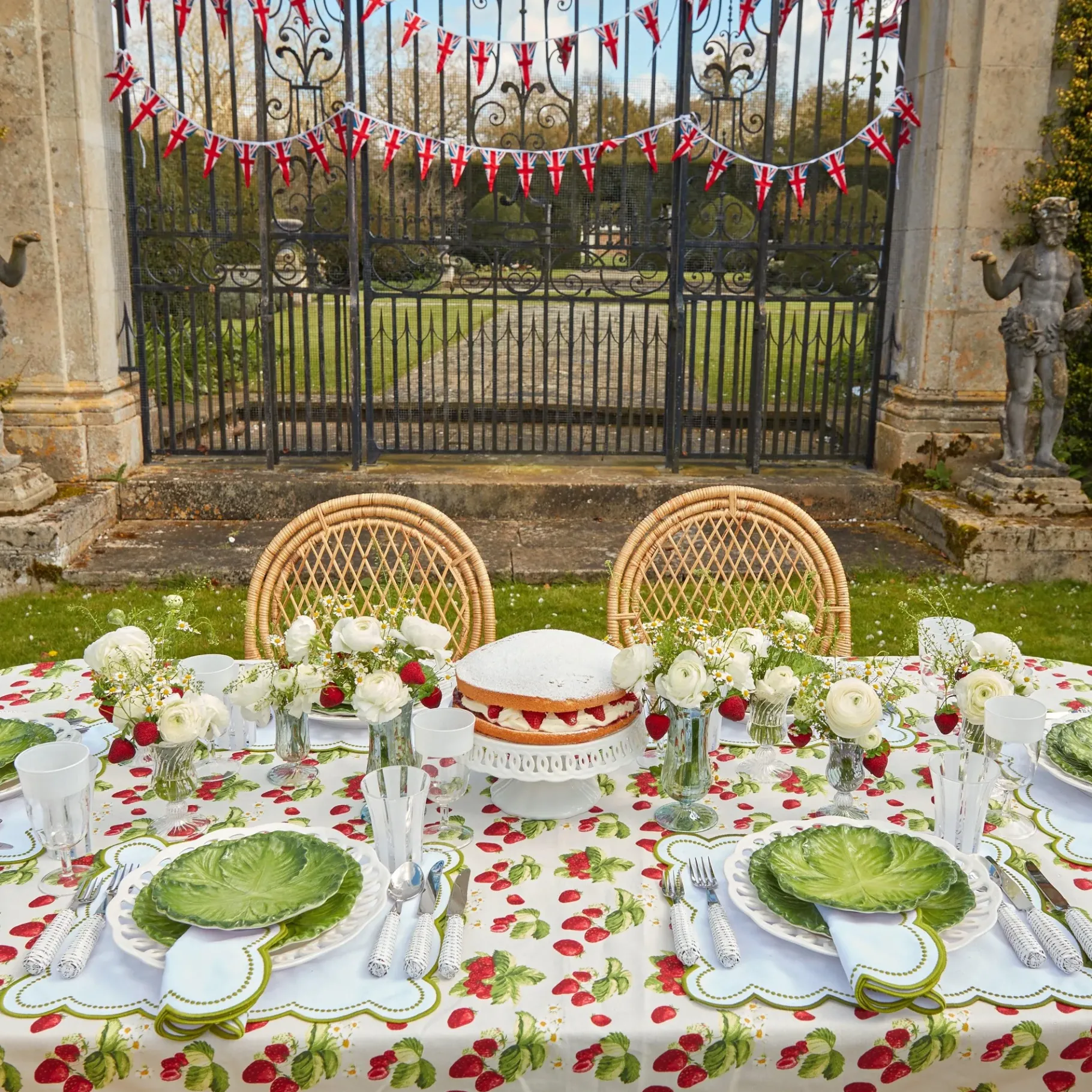Mrs. Alice Teaware|White Lace Cake Stand