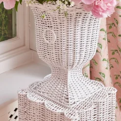 Mrs. Alice Vases|White Liliana Scalloped Rattan Pedestal And Urn