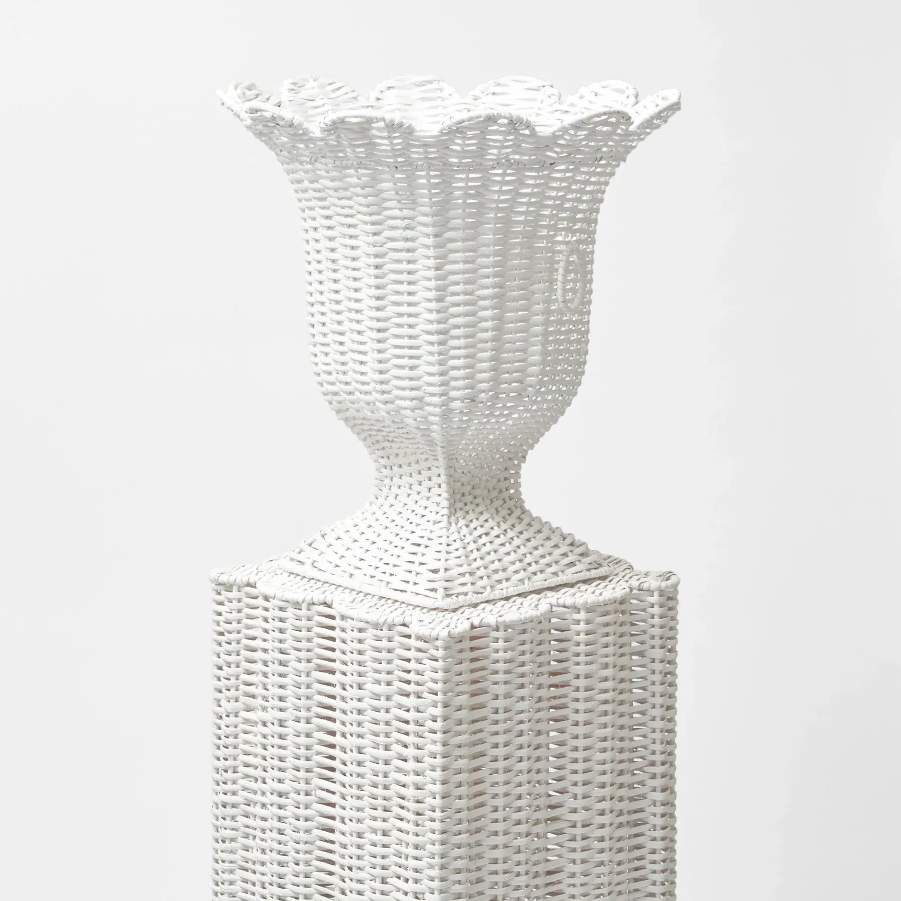 Mrs. Alice Rattan Furniture|White Liliana Scalloped Rattan Pedestal And Urn