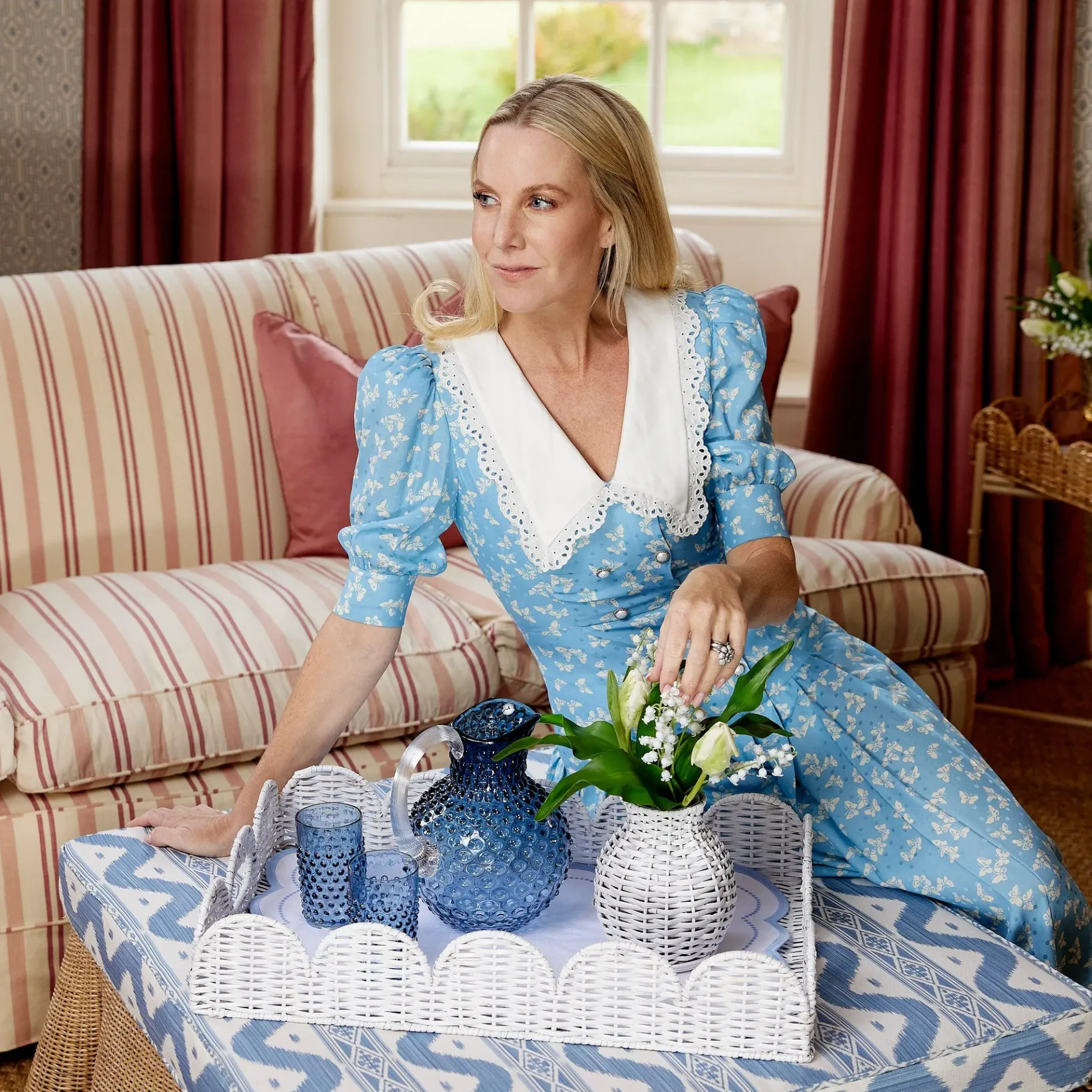 Mrs. Alice Trays & Liners|White Scalloped Rattan Breakfast Tray