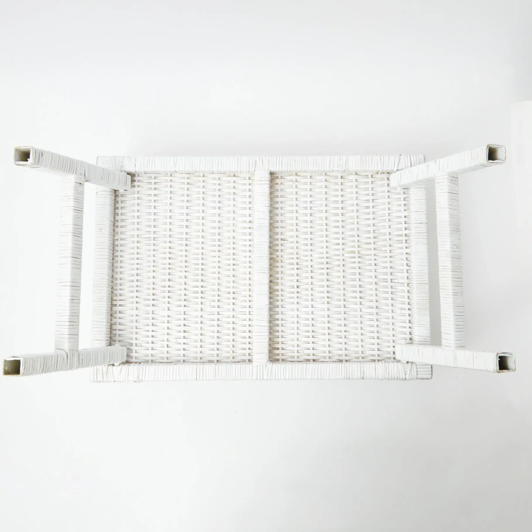Mrs. Alice Trays & Liners|White Scalloped Rattan Breakfast Tray